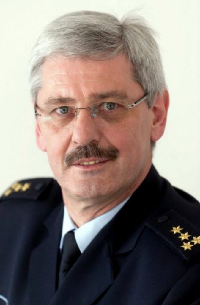 Der Leiter der Polizeidirektion Reutlingen, Franz Lutz (Foto), wird zum 15. August Stuttgarter Polizeipräsident. Lutz folgt damit dem im Juni tödlich verunglückten Thomas Züfle.