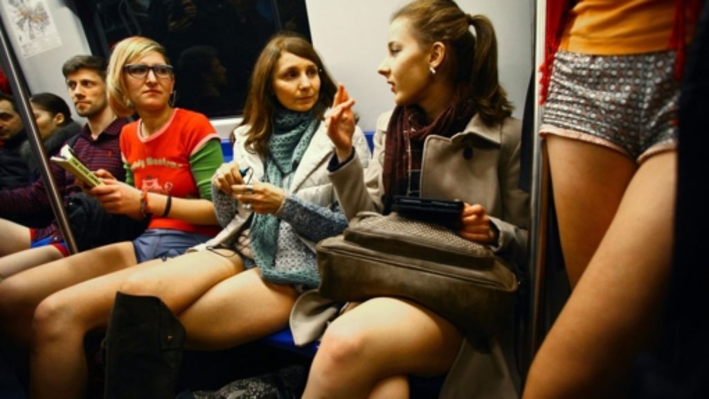 No Pants Subway Ride: Unten ohne in der U-Bahn