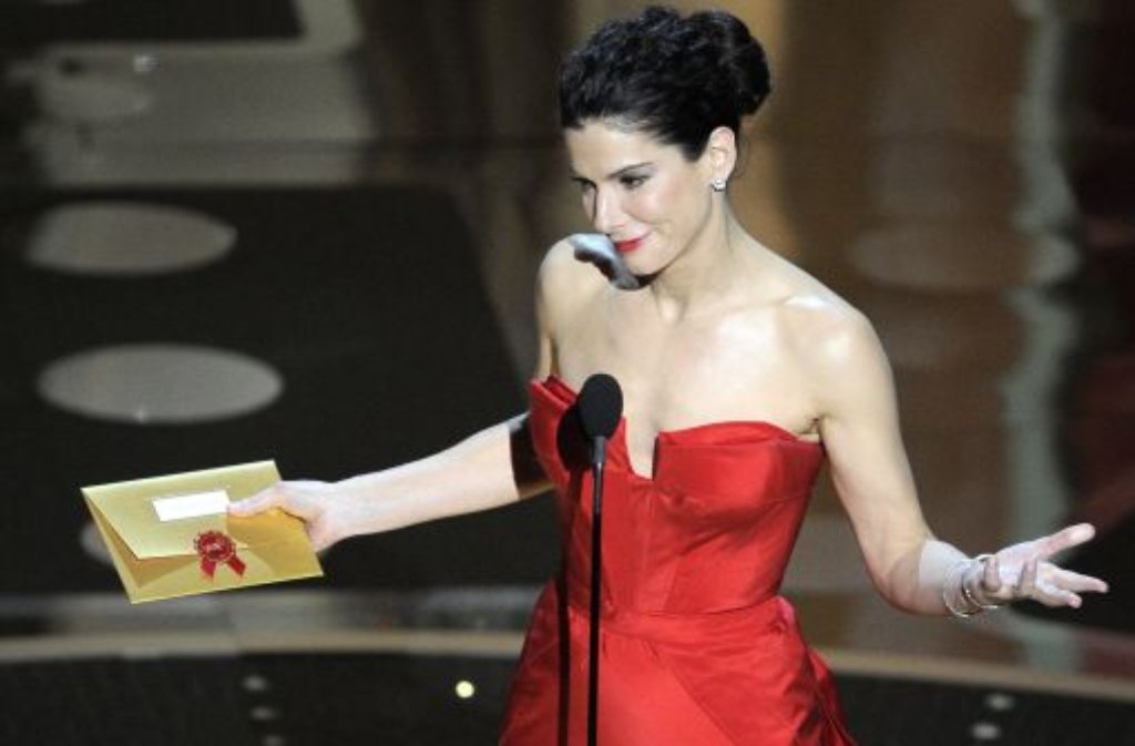 Firths Oscar überreichte übrigens die Gewinnerin des Vorjahres: Sandra Bullock.