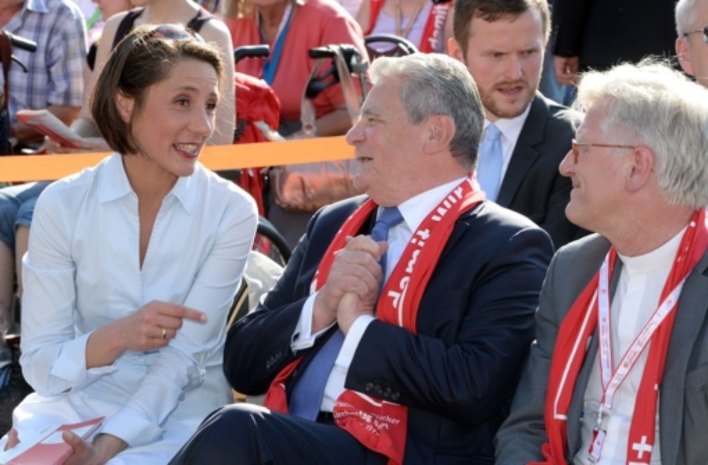 Bundespräsident Joachim Gauck (Mitte) nahm am Eröffnungsgottesdienst teil.