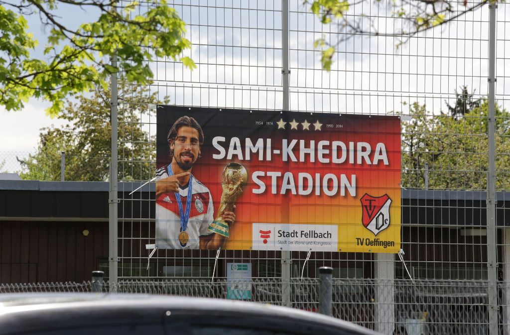 Seit 2014 umbenannt in Sami-Khedira-Stadion.