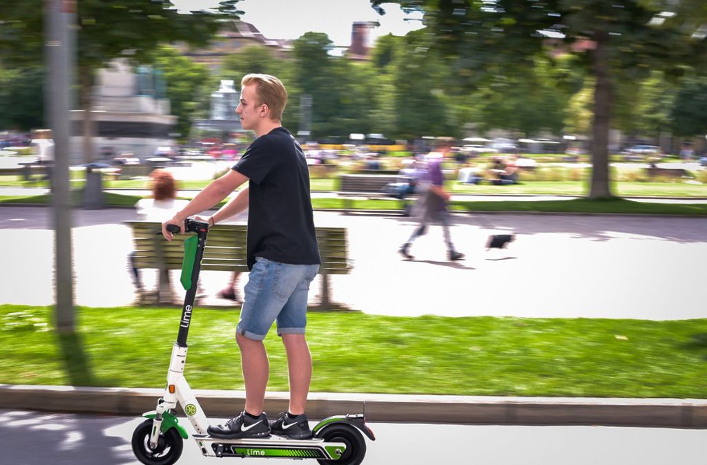 Die ersten Leihscooter rollen durch den Kessel – bislang ohne Probleme. Foto: Lichtgut