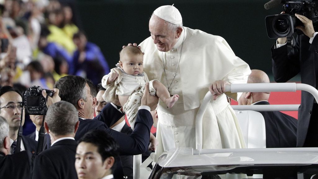 Während seiner Japan-Reise: Papst Franziskus verurteilt Atomwaffen scharf