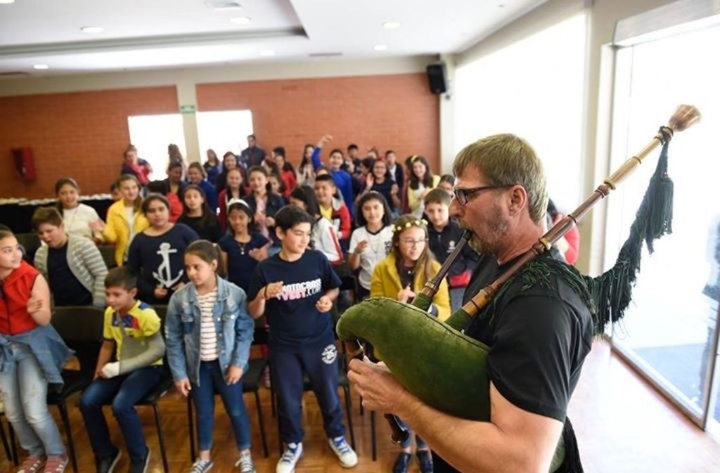 Dudelsäcke erobern Ecuador: Jürgen Dietl bei der Arbeit