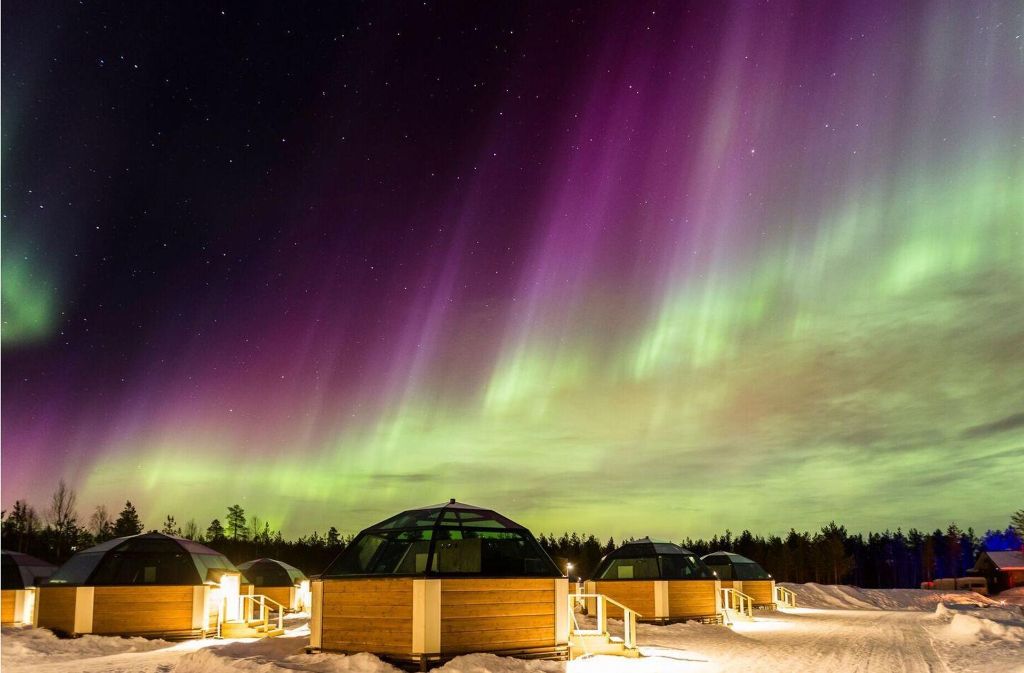 Reisen zum Polarlicht nach Lappland: Die atmebertaubende Himmelserscheinung kann man – wie hier in der nordfinnischen Gemeinde Rovaniemi – vor allem zur Winterzeit bestaunen.