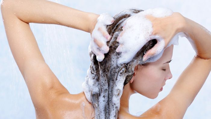 Haare mit Duschgel waschen - Geht das?