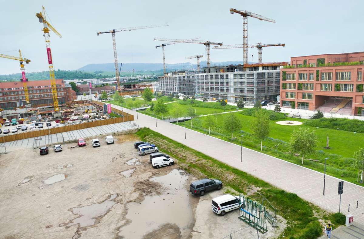 Links das Baufeld der Strenger-Gruppe, in der Mitte die „Stuttgarter Höfe“ der Bülow AG. Am weitesten ist das Projekt der Münchner Dibag (rechts), das Ende 2023 fertig sein soll.