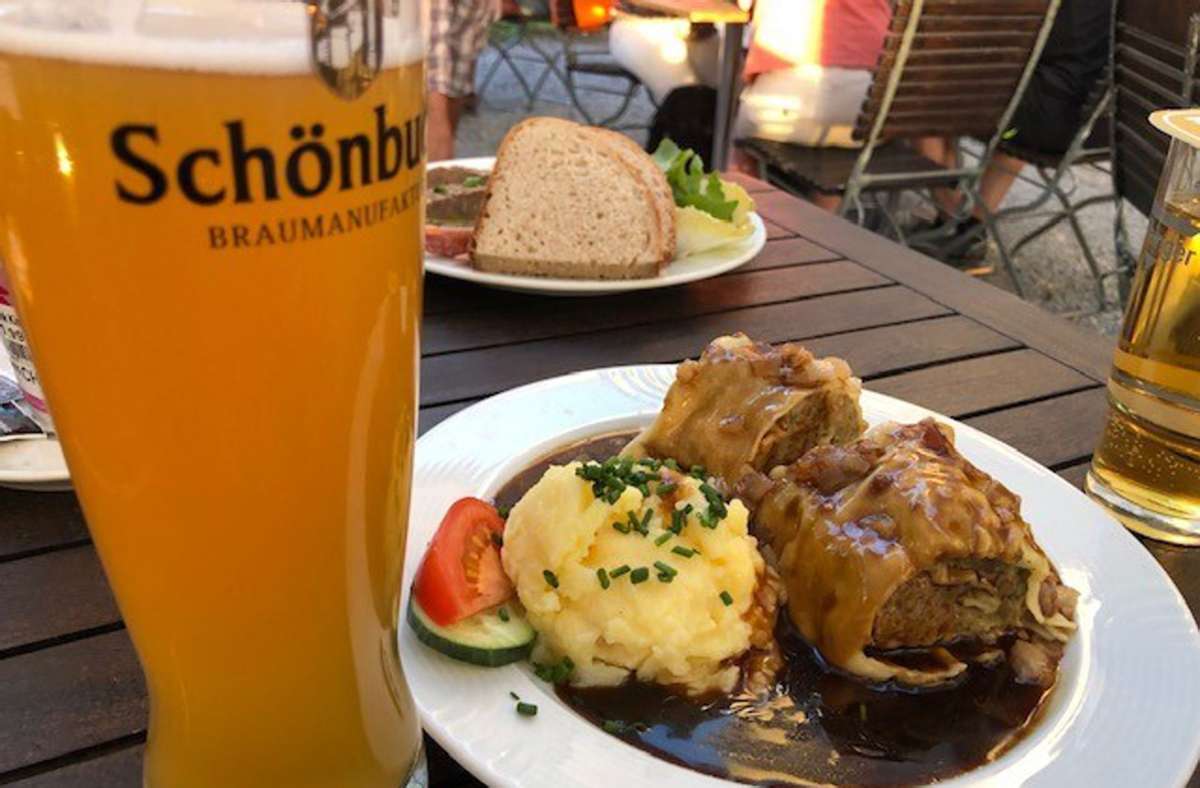Die Schönbuch-Brauerei hat den Biergarten übernommen, der Betreiber hat Maultaschen auf der Karte.