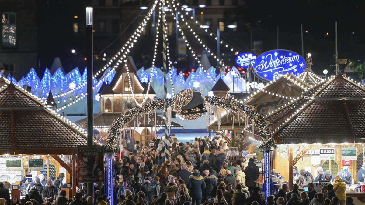  Der Weihnachtsmarkt ist abgesagt und mit ihm das, was seit Jahren dazu gehört: Die Eisbahn und die Eisenbahn auf dem Schlossplatz. 