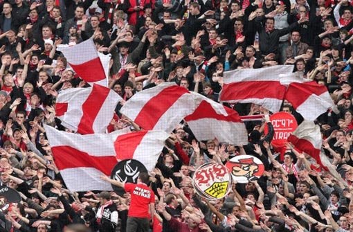 Auch mit Hilfe seiner Fans will der VfB in der Bundesliga bleiben. Foto: Baumann