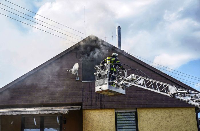 Hausbrand in Wernau: Hoher Schaden nach Feuer im Dachstuhl