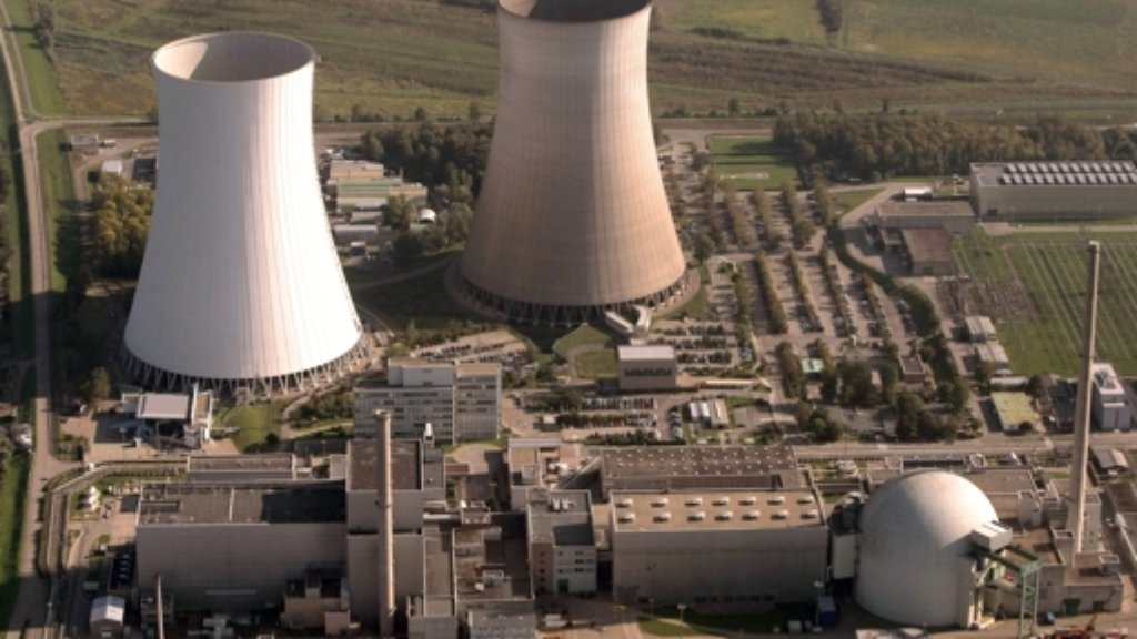  Der Energieversorger EnBW plant keine vorzeitige Abschaltung seiner Atommeiler. Philippsburg und Neckarwestheim werden laut einer Sprecherin bis zum Ende der vereinbarten Laufzeit am Netzt bleiben. 