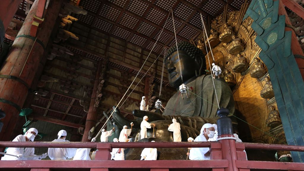 Bitte genau hinschauen!: Der Große Buddha wird entstaubt