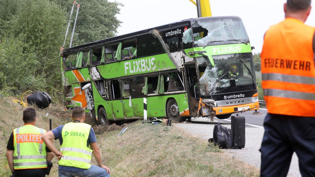Flixbus-Unfall bei Rostock: Polizei sichert Daten des Fahrtenschreibers