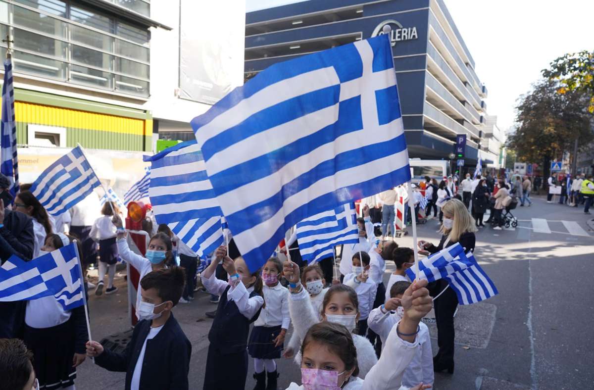 Weitere Impressionen von der Parade der Griechen durch Stuttgart
