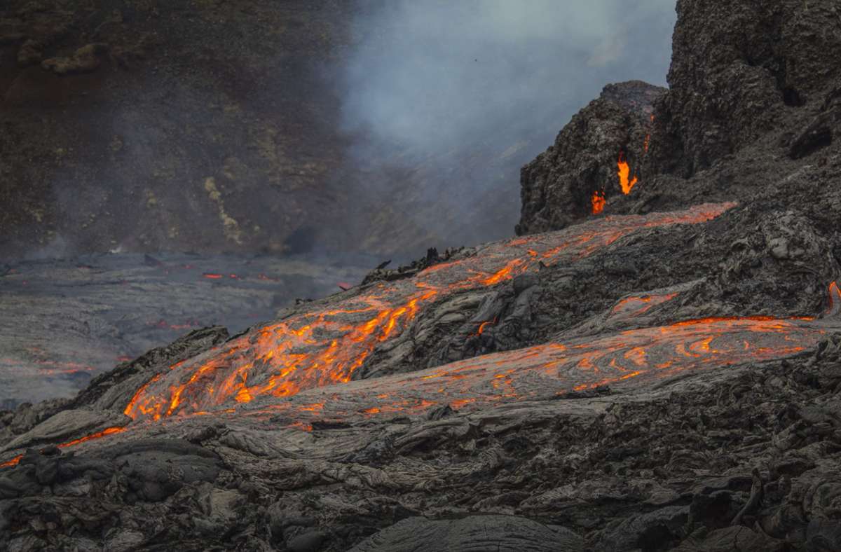 Die Lava hat sich nach Angaben des Wetterdienst IMO nur in einem Gebiet von weniger als einen Quadratkilometer ausgebreitet.