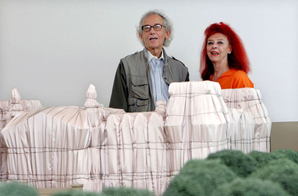 Christo und Jeanne-Claude am Reichstags-Modell