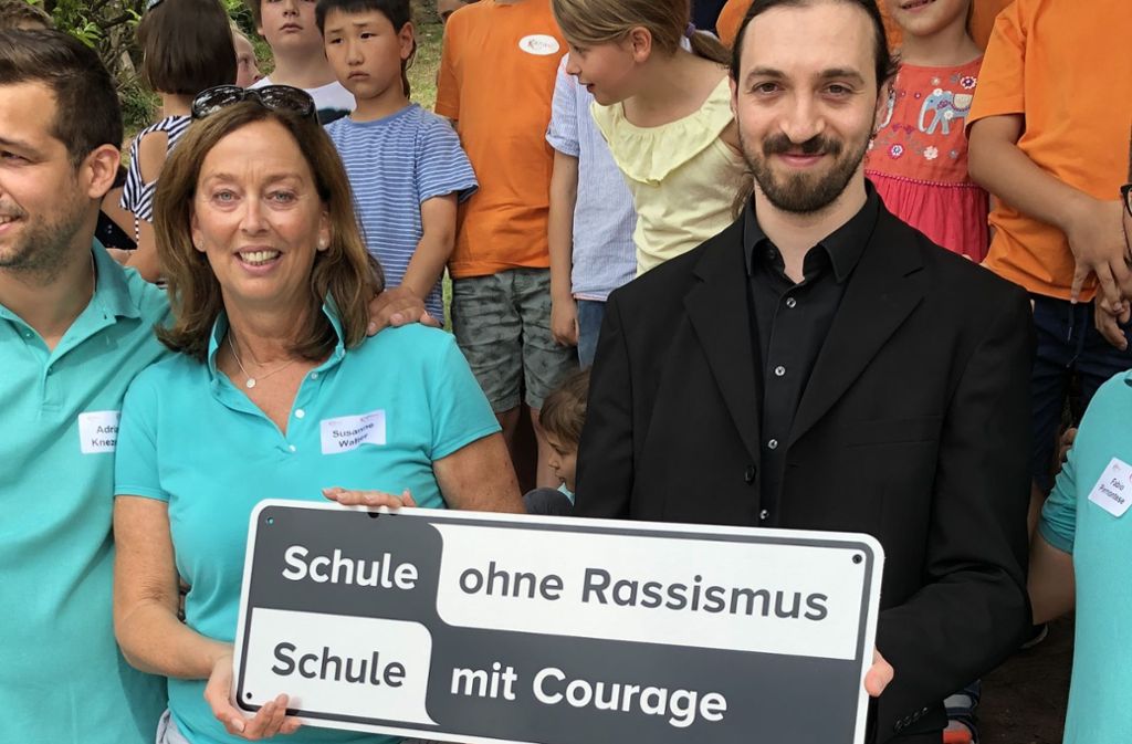 Standortsleiterin Susanne Walter und Markus Schädle, der Landes-Koordinator dieses Projektes „Schule ohne Rassismus“ Foto: Martin Haar