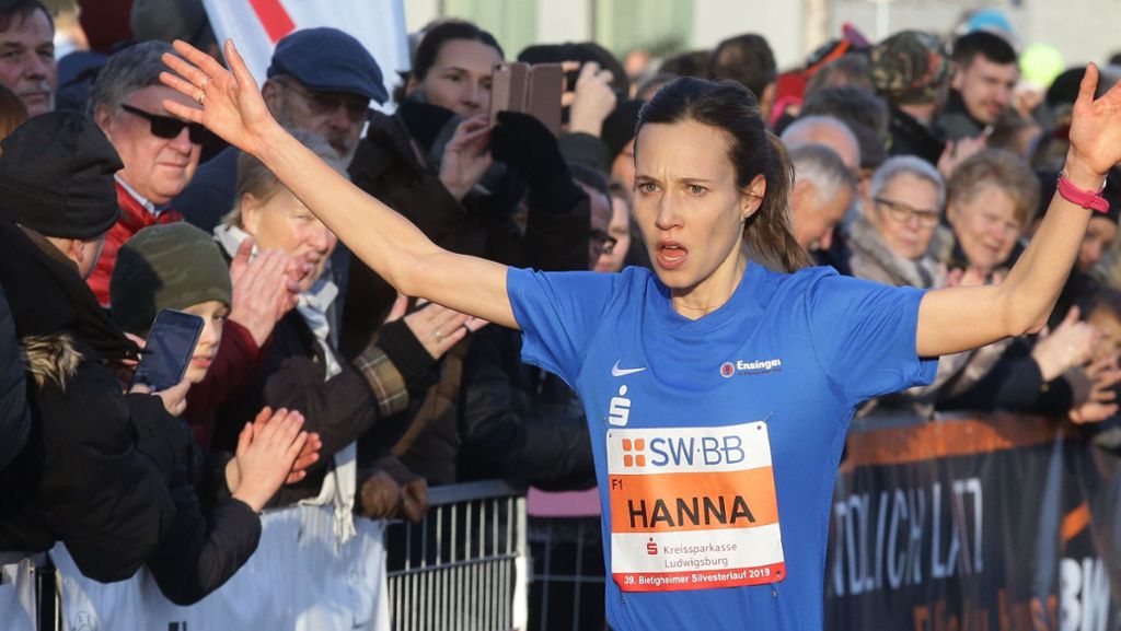  Die 39. Auflage des Bietigheimer Silvesterlaufs hat Hanna Klein und Marcel Fehr (beide SG Schorndorf) als Gewinner hervorgebracht. Zahlreiche Zuschauer verfolgten bei gutem Wetter das Geschehen. 