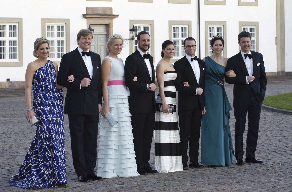 Eng befreundet sind Mette-Marit und Haakon auch mit den anderen royalen „Power Couples“: Máxima und Willem-Alexander der Niederlande, Victoria und Daniel von Schweden, Mary und Frederik von Dänemark.