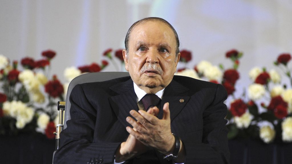  Wenn die Kanzlerin in das zerrüttete Land reist, dann will sie mit dem Präsidenten Abdelaziz Bouteflikavor allem über die Rücknahme von Asylbewerbern verhandeln. Denn noch immer gibt es bei Abschiebungen nach Algerien große bürokratische Probleme. 