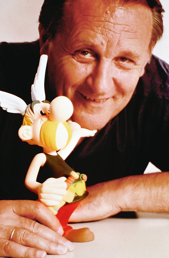 1977 stirbt René Goscinny, 1979 erscheint der letzte gemeinsame Band „Asterix bei den Belgiern“. Uderzo schreibt die Texte fortan selbst und veröffentlicht 1980 „Der große Graben“. In Alben wie „Die Odyssee“ (1982) und „Asterix im Morgenland“ (1987) schwingt Goscinnys satirischer Geist noch mit, später verlagert Uderzo seinen Fokus zunehmend auf Klamauk.