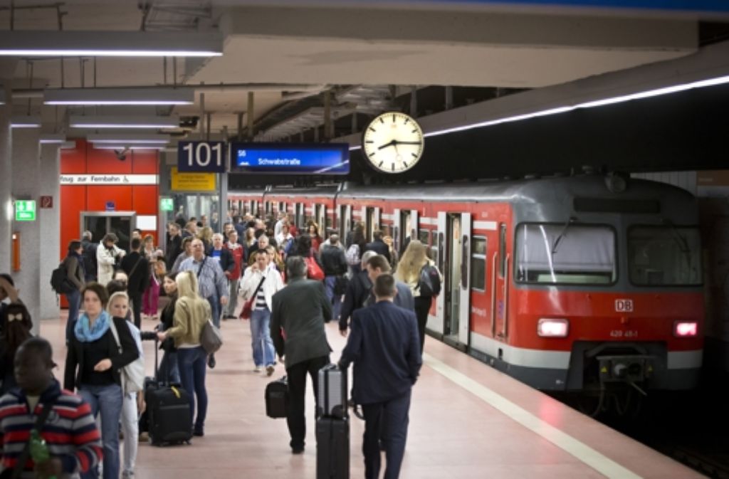 Ohne pünktliche S-Bahnen kann der Autoverkehr in Stuttgart nicht verringert werden. Foto: Achim Zweygarth