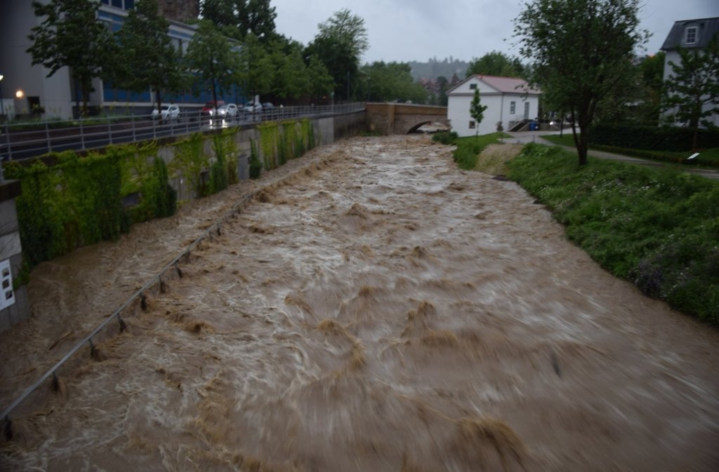 In Schwäbisch Gmünd trat bei den schweren Unwettern vom Sonntag die Rems über die Ufer.