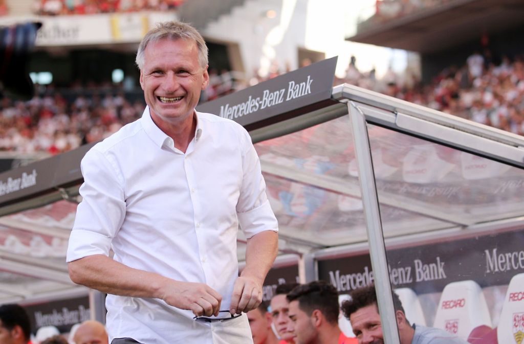 VfB Sportvorstand Michael Reschke geht trotz der Blamage in Rostock zuversichtlich in die neue Saison. Foto: Baumann