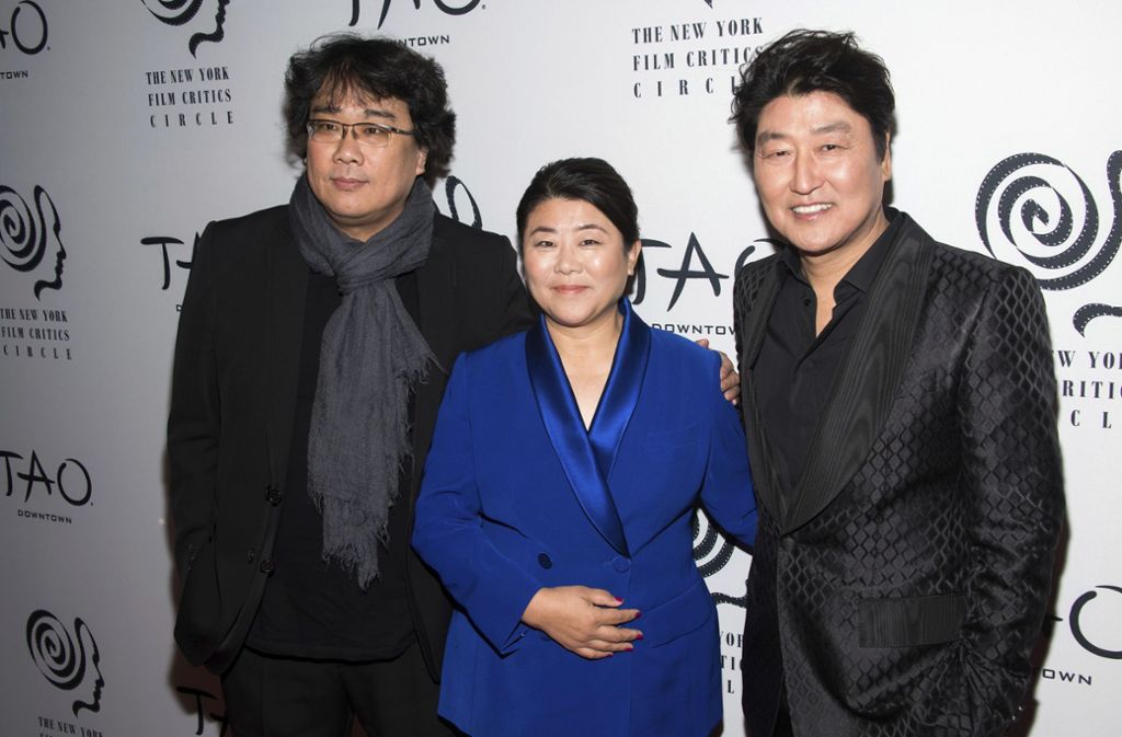 Das Team von „Parasite“ – das Drama wurde zum besten fremdsprachiger Film gewählt: Regisseur Bong Joon-ho, die Schauspieler Lee Jeong-eun und Kang-Ho Song (von links).