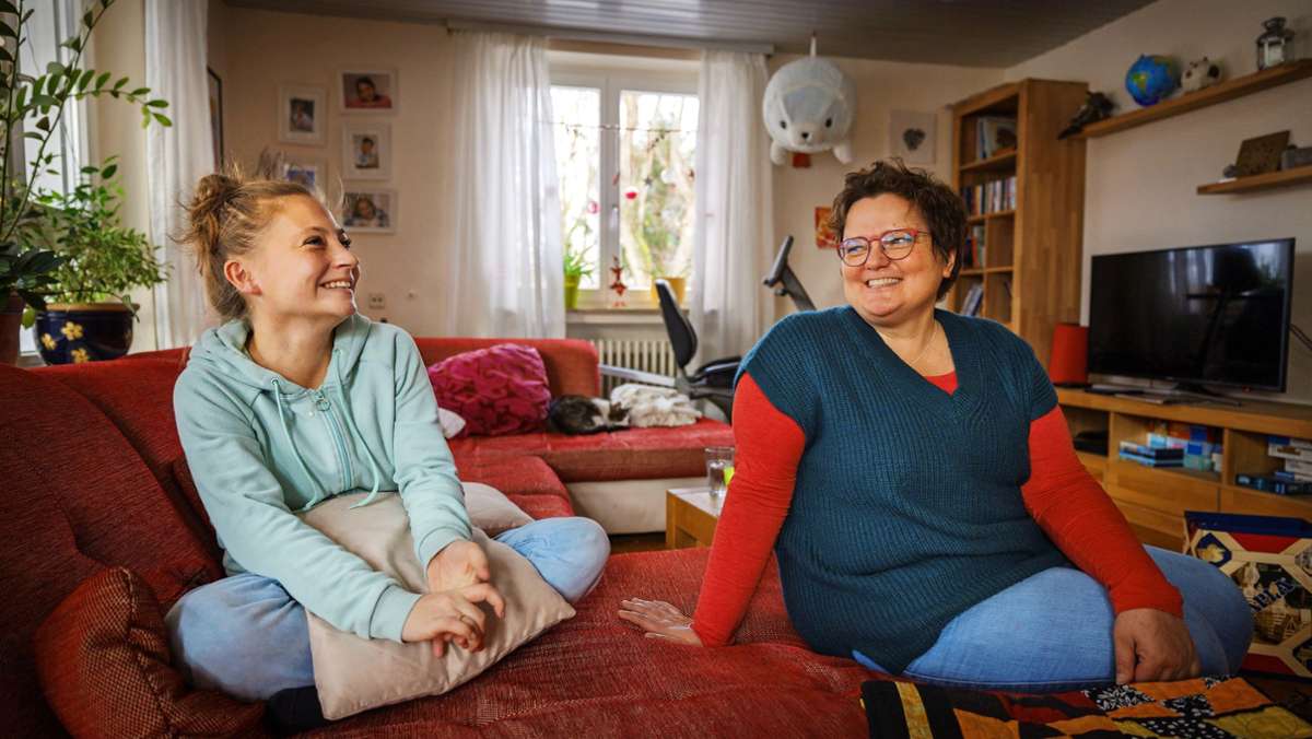  Kinder und Jugendliche, die nicht bei ihren Familien aufwachsen können, finden im SOS-Kinderdorf Württemberg ein zweites Zuhause. Marina ist dort groß geworden – und kehrt manchmal an den Ort ihrer Kindheit zurück. 