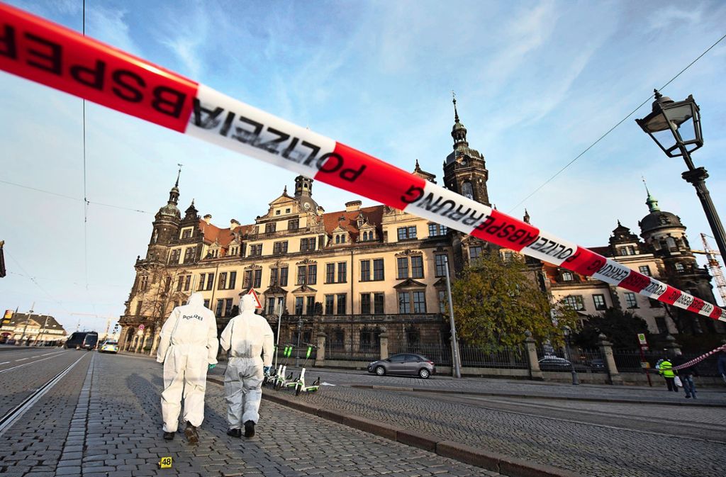 Die Polizei hat noch keine heiße Spur nach dem Einbruch ins Grüne Gewölbe in Dresden, geht aber von vier Tätern aus.