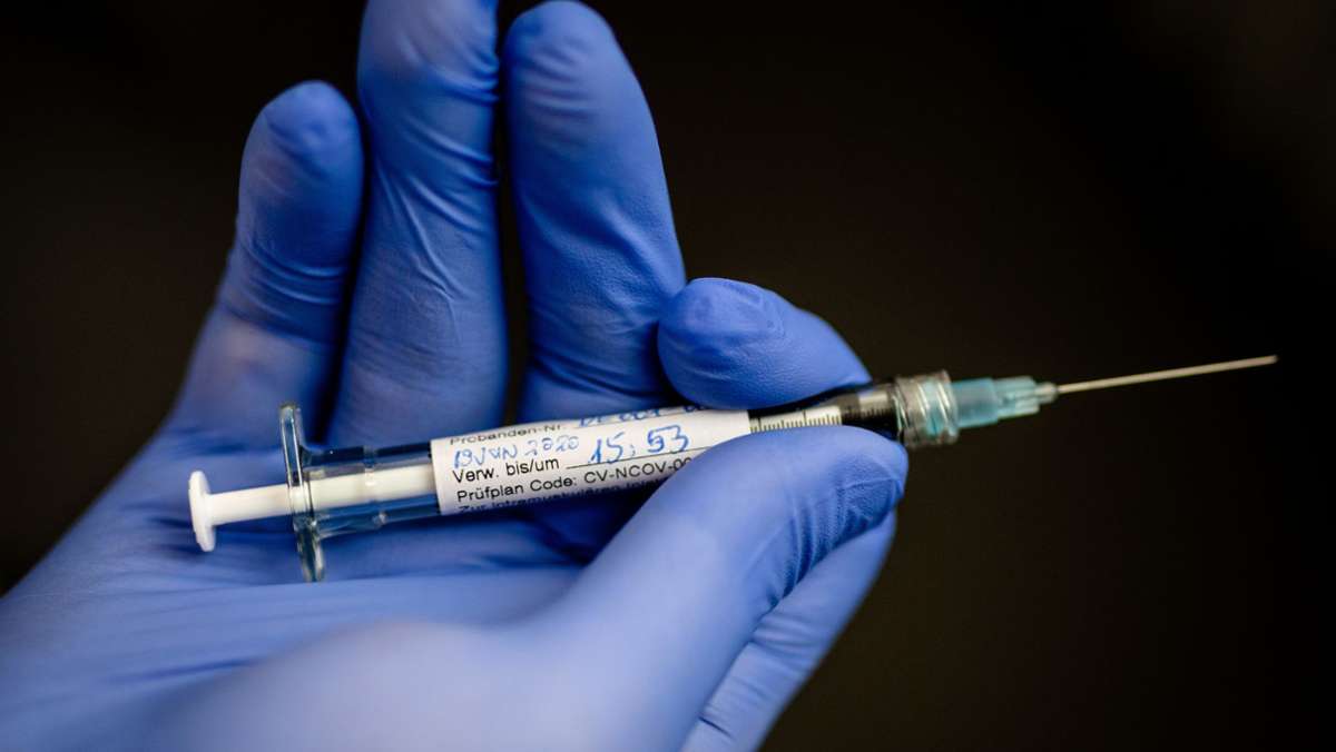  Der Impfstoff von Curevac hat in seiner Testphase einen Wirkungsgrad von 47 Prozent. Doch solche Prozentangaben können in die Irre führen. Was die Zahl konkret bedeutet – und wie zum Beispiel Grippeimpfstoffe im Vergleich abschneiden. 