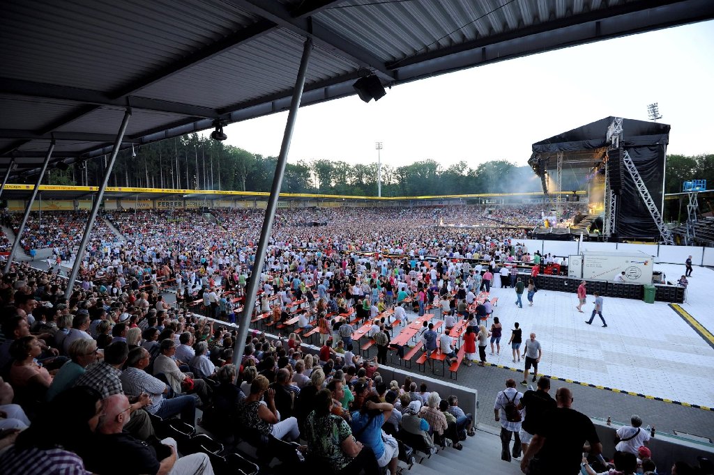 Andrea Berg begeisterte rund 15.000 Fans bei ihrem "Heimspiel" in Großaspach am 20. Juli 2013.