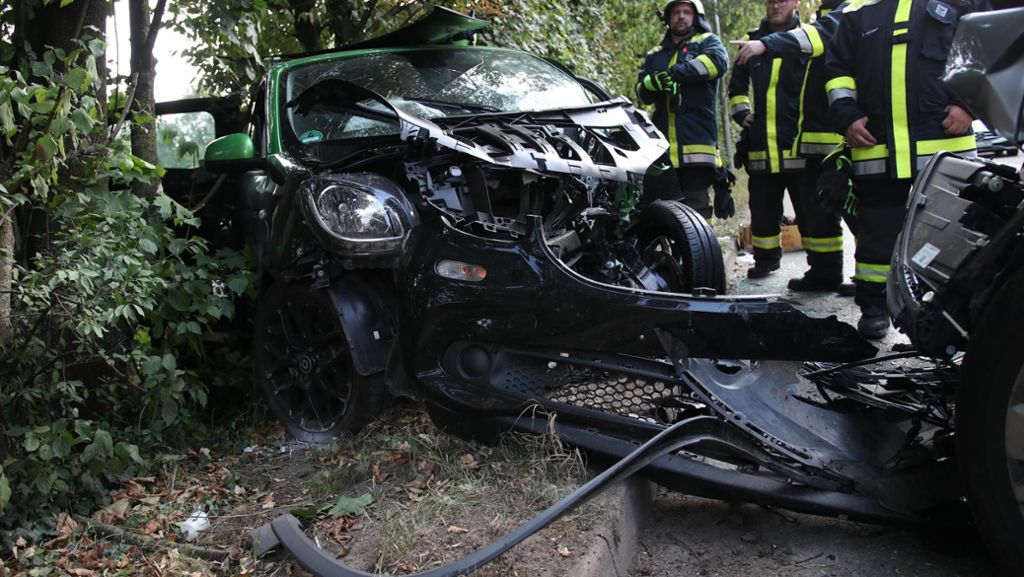 Kreis Ludwigsburg: 70-jähriger Autofahrer kracht in Smart – Zwei Schwerverletzte
