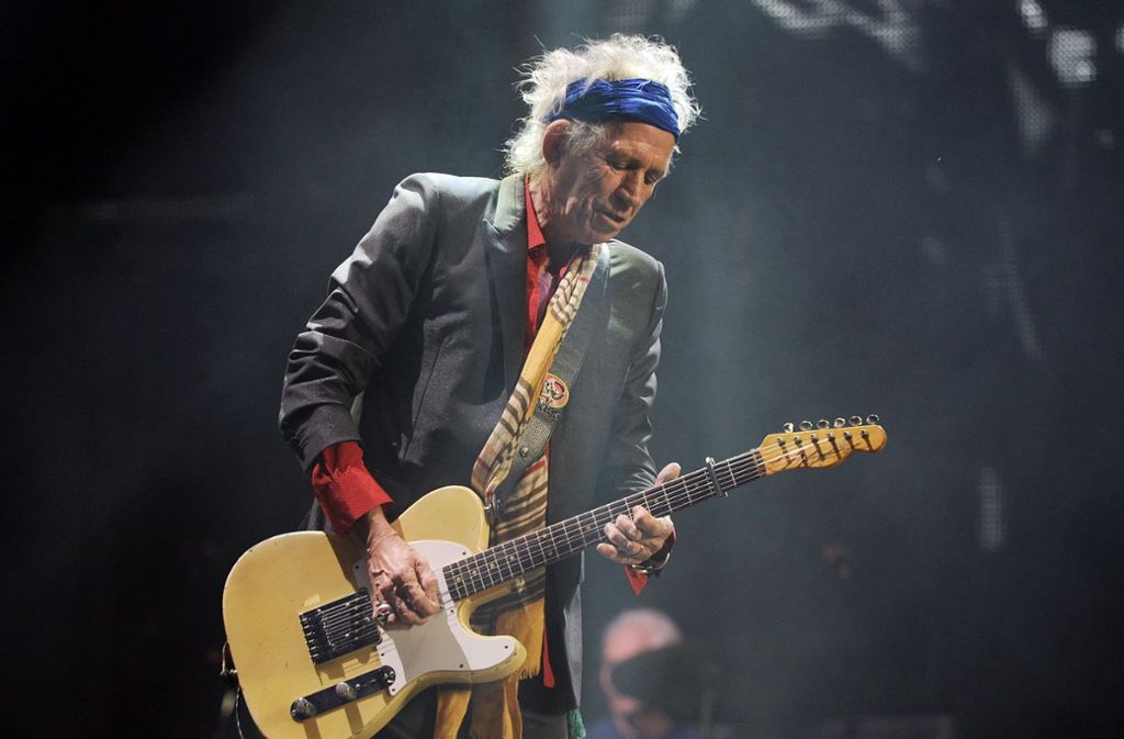 Eindrücke aus dem bewegten Rockstarleben Keith Richards’: 2014 bei einem Konzert in England