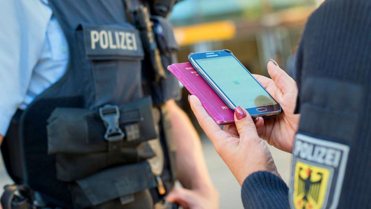 Baden-Württemberg: Smartphones sind bei der Polizei  Mangelware