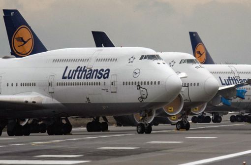 Allein die Kernmarke Lufthansa musste in den Sommermonaten schon mehr als 7000 Flüge streichen. Foto: dpa/Boris Roessler