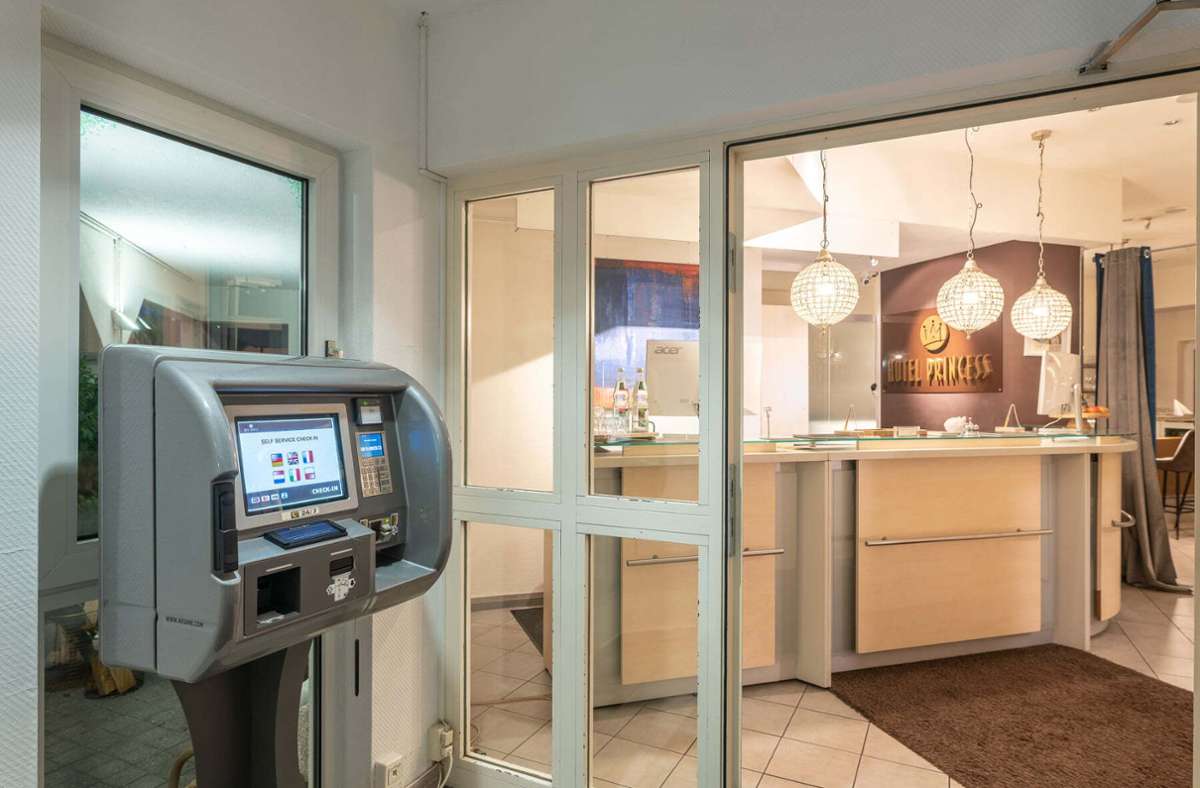 Zum innovativen Digitalkonzept des Hotels gehört ein mobiler Check-in und -out sowie die Benutzung des eigenen Smartphones als Zimmerschlüssel,