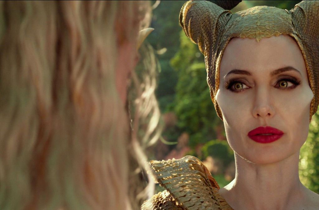 Szenenbild aus „Maleficent 2“: Angelina Jolie und Elle Fanning