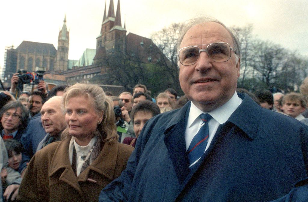 Helmut Kohl mit seiner Frau Hannelore im Jahr 1991 in Erfurt.