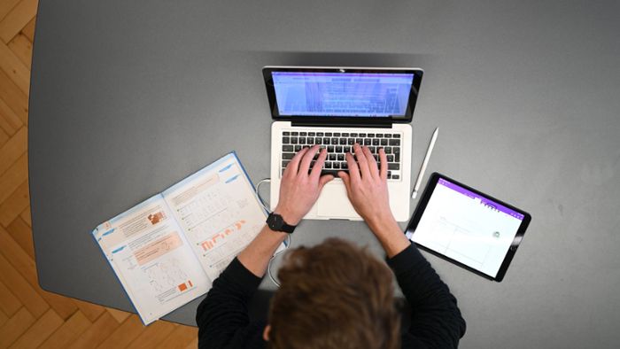 Müssen Lehrer im Land ihre Laptops Ende 2022 zurückgeben?