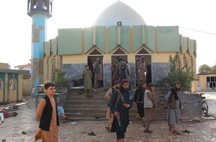Zahlreiche Tote und Verletzte nach Explosion in Moschee