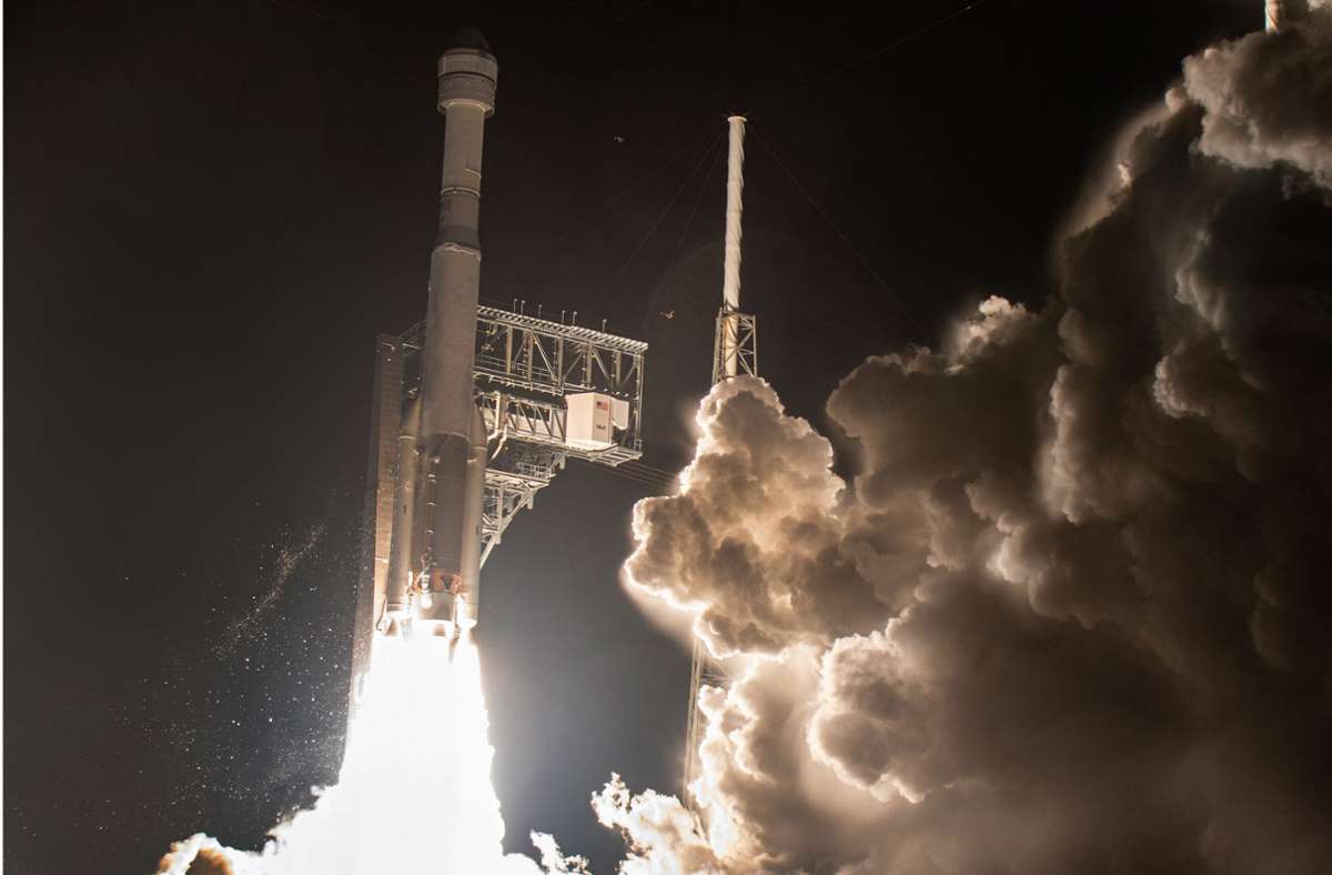 Eine Atlas-5-Rakete mit Boeings Starliner-Raumschiff „Starliner“ startet in den Weltraum von dem US-Weltraumbahnhof Cape Canaveral Air Force Station.