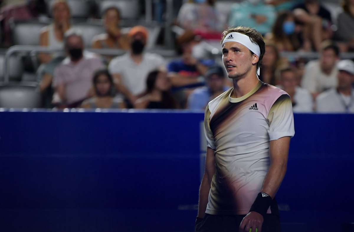Nun reiht sich auch der Deutsche Alexander Zverev in die Liste der denkwürdigsten Ausraster der Tennis-Geschichte ein. Nach seinen Schlägen gegen den Schiedsrichterstuhl im Doppel ist auch das Einzel-Turnier in Acapulco für den Olympiasieger von Tokio beendet.