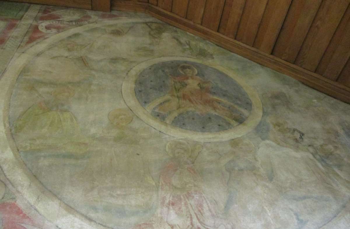 Der Raum mit dem großen Gemälde wurde in früheren Zeiten für das Feiern von Messen und für das Gedenken an die Verstorbenen genutzt.