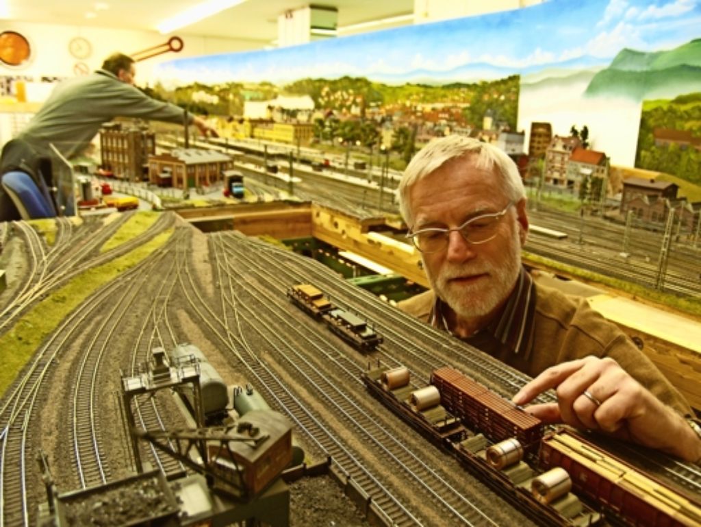 Peter Anhalt ist einer der Lokliebhaber des MECS und kennt jeden Meter Gleis. Foto: Rüdiger Ott