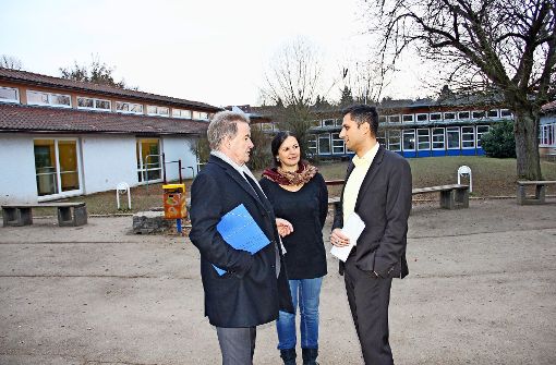 Umweltminister Franz Untersteller (l.) im Gespräch mit den  Rektoren Claudia Neulinger und Philipp Malhotra. Foto: Chris Lederer
