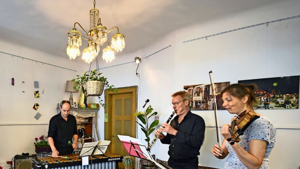 Hölderlinplatz: Musiker bringen das Viertel zum Klingen