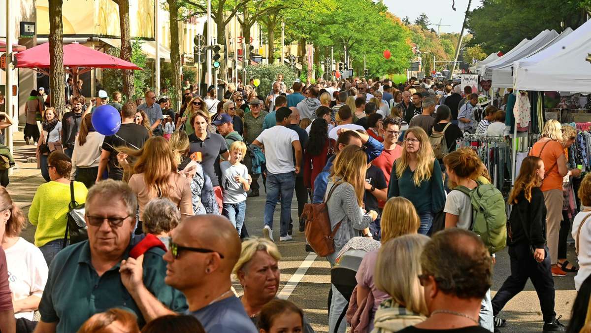 Veranstaltungen locken viele Besucher nach Ludwigsburg: Gedränge beim Kastanienbeutelfest und beim Kürbiswiegen